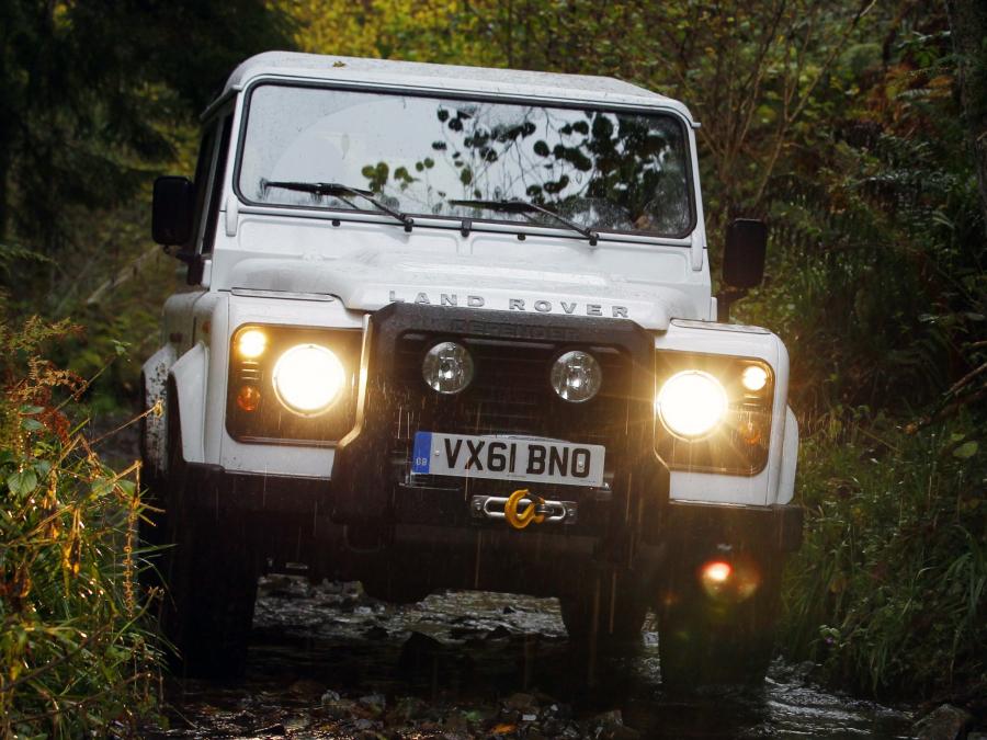  Land Rover Defender 90 Station Wagon 2007 года  (EU) (фото 19 из 25)